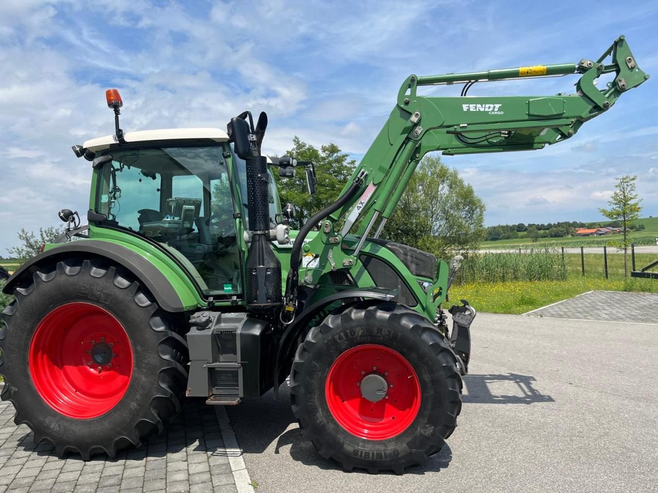 Fendt Frontlader Cargo 4X80 mit Konsole Vario 500 700 - Implemento: foto 1 Fendt Frontlader Cargo 4X80 mit Konsole Vario 500 700 - Implemento: foto 1