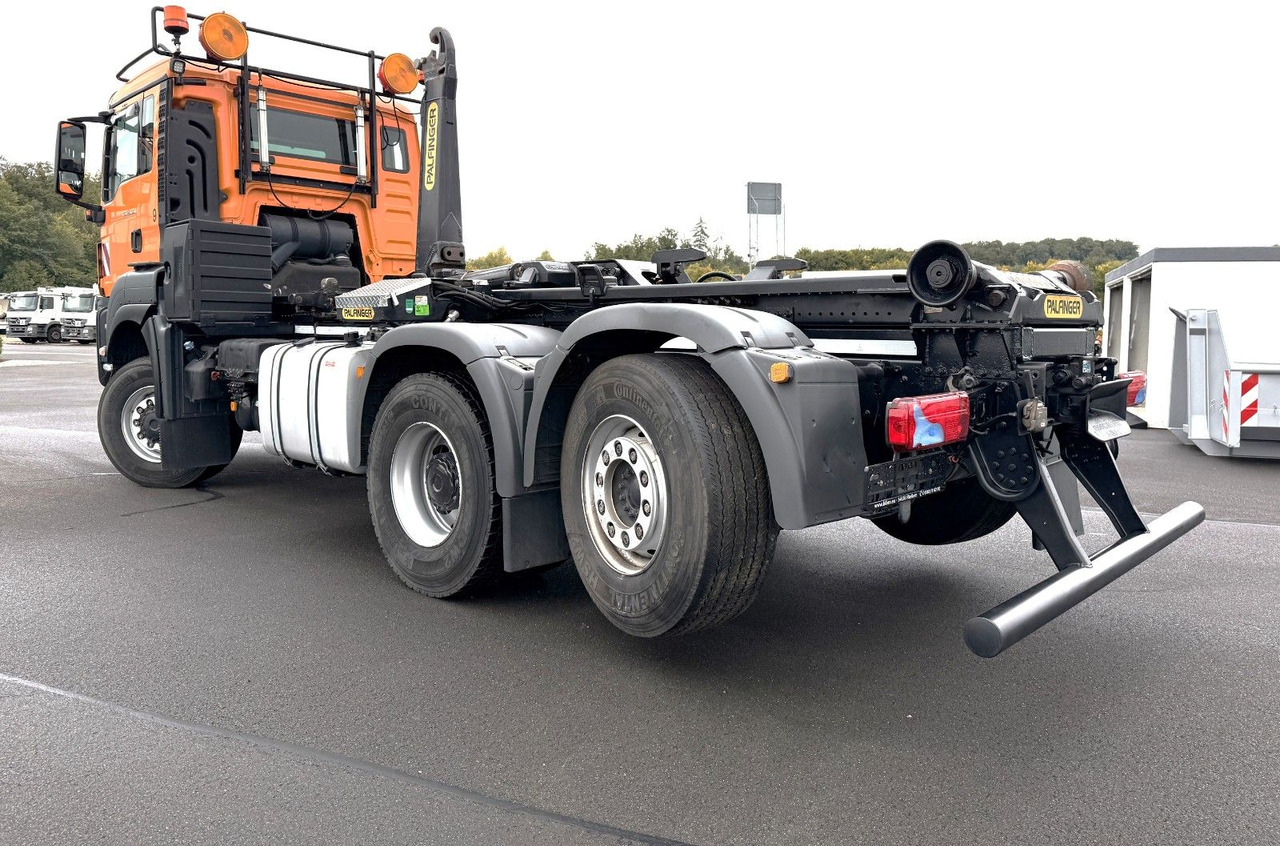 Camión multibasculante MAN TGS 28.360 6x4-4  Winterdienst Euro 6 Liftachse: foto 13
