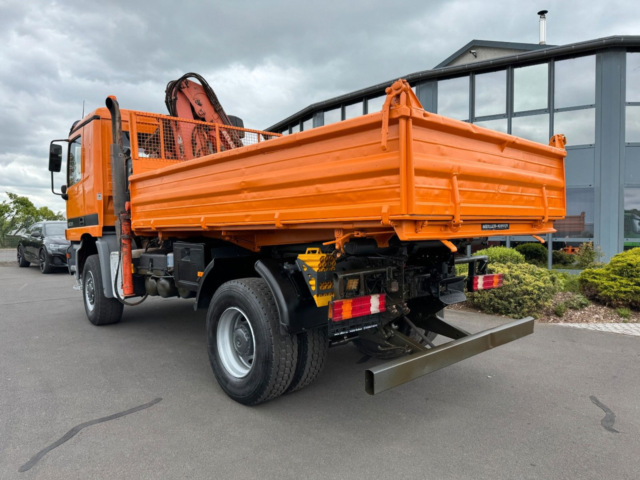 Mercedes-Benz Actros 1831 4x4 Kipper - Kran- Kupplung- Blattfe - Camión volquete, Camión grúa: foto 3 Mercedes-Benz Actros 1831 4x4 Kipper - Kran- Kupplung- Blattfe - Camión volquete, Camión grúa: foto 3