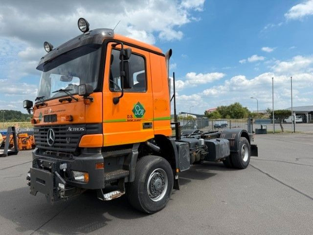 Mercedes-Benz Actros 2031 4x4 Hydraulik + Wechselsystem - Camión chasis: foto 1 Mercedes-Benz Actros 2031 4x4 Hydraulik + Wechselsystem - Camión chasis: foto 1