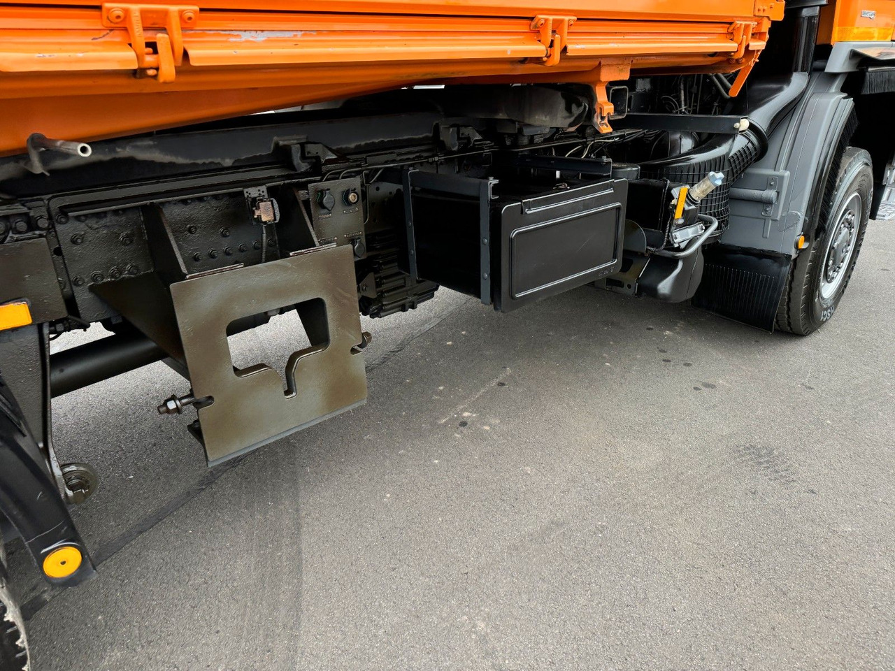 Mercedes-Benz Actros 2036 4x4 Meiler Kipper Winterdienst Euro5 Mercedes-Benz Actros 2036 4x4 Meiller Kipper Winterdienst E 5 - Camión volquete: foto 3 Mercedes-Benz Actros 2036 4x4 Meiler Kipper Winterdienst Euro5 Mercedes-Benz Actros 2036 4x4 Meiller Kipper Winterdienst E 5 - Camión volquete: foto 3