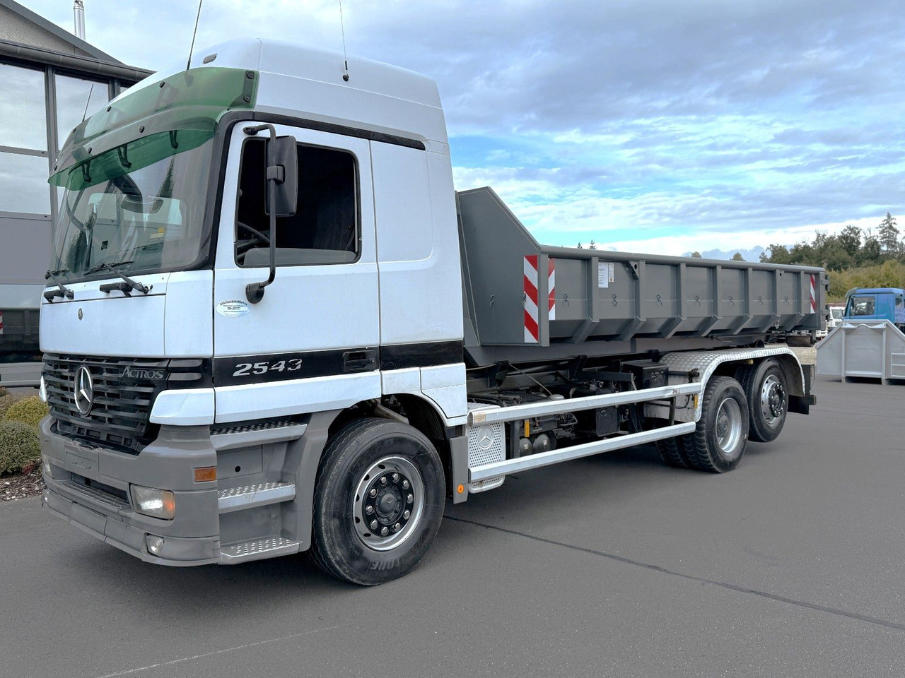 Mercedes-Benz Actros 2543 6x2 Klima + Kupplung - Camión multibasculante: foto 1 Mercedes-Benz Actros 2543 6x2 Klima + Kupplung - Camión multibasculante: foto 1