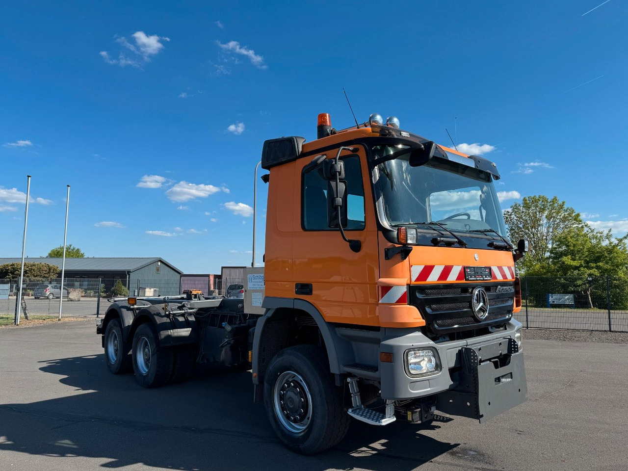 Mercedes-Benz Actros 3341 6x6 Kipperfahrgestell mit Zylinder - Camión chasis: foto 3 Mercedes-Benz Actros 3341 6x6 Kipperfahrgestell mit Zylinder - Camión chasis: foto 3
