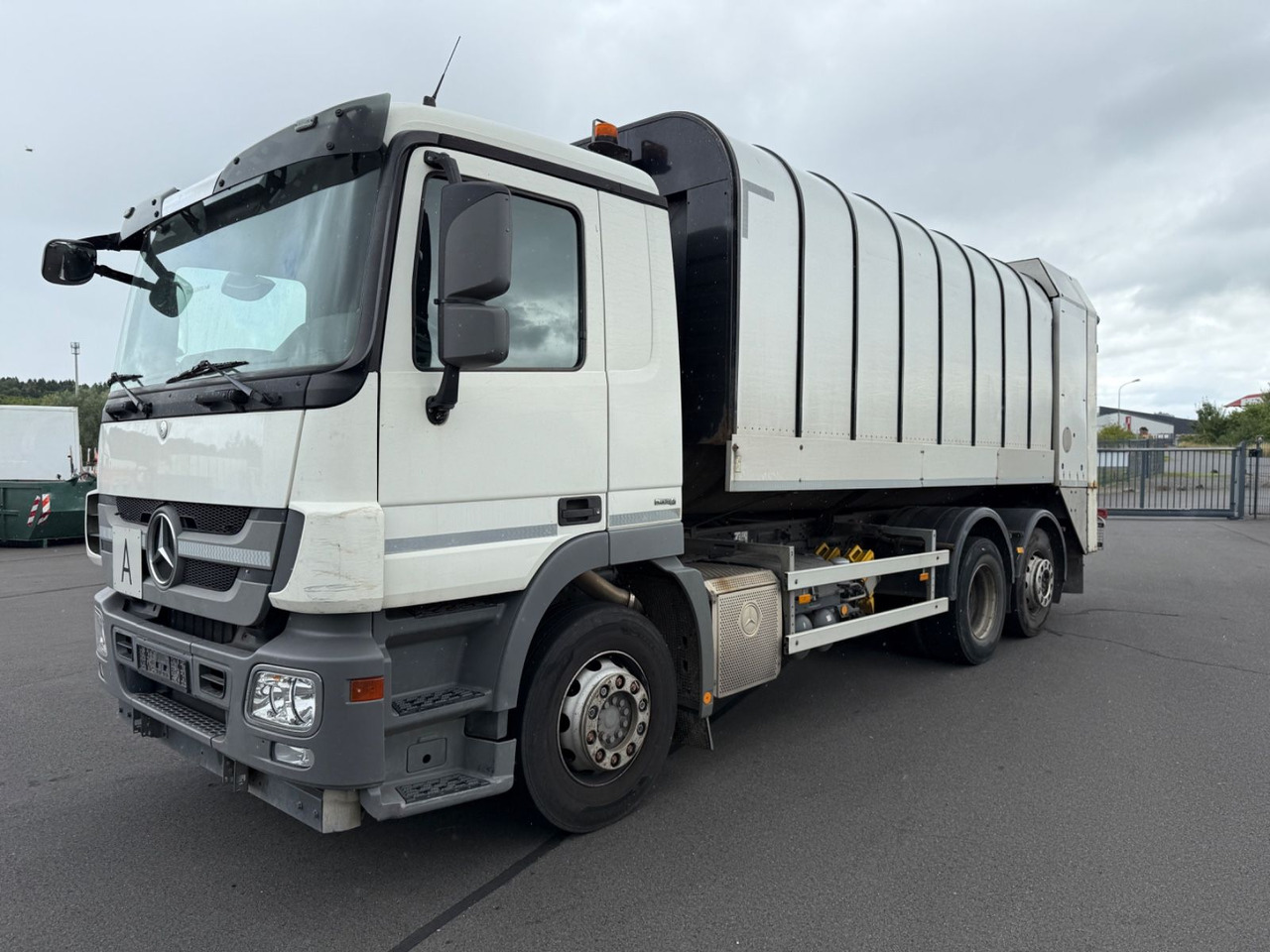 Mercedes-Benz Actros MP3 2532 6x2 Faun Rotorpress 521 - Camión de basura: foto 1 Mercedes-Benz Actros MP3 2532 6x2 Faun Rotorpress 521 - Camión de basura: foto 1