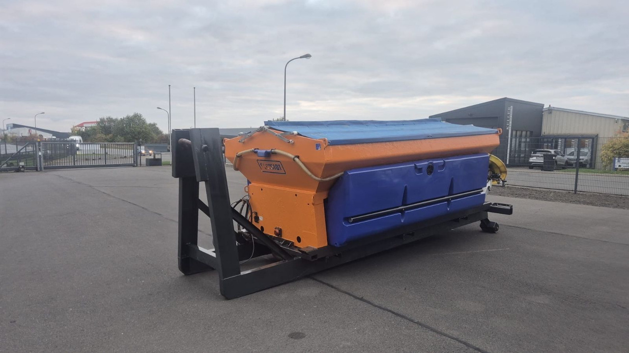 Schmidt stratos S 50 -36 5 cbm. Winterdienst Salz - Camión multibasculante: foto 3 Schmidt stratos S 50 -36 5 cbm. Winterdienst Salz - Camión multibasculante: foto 3