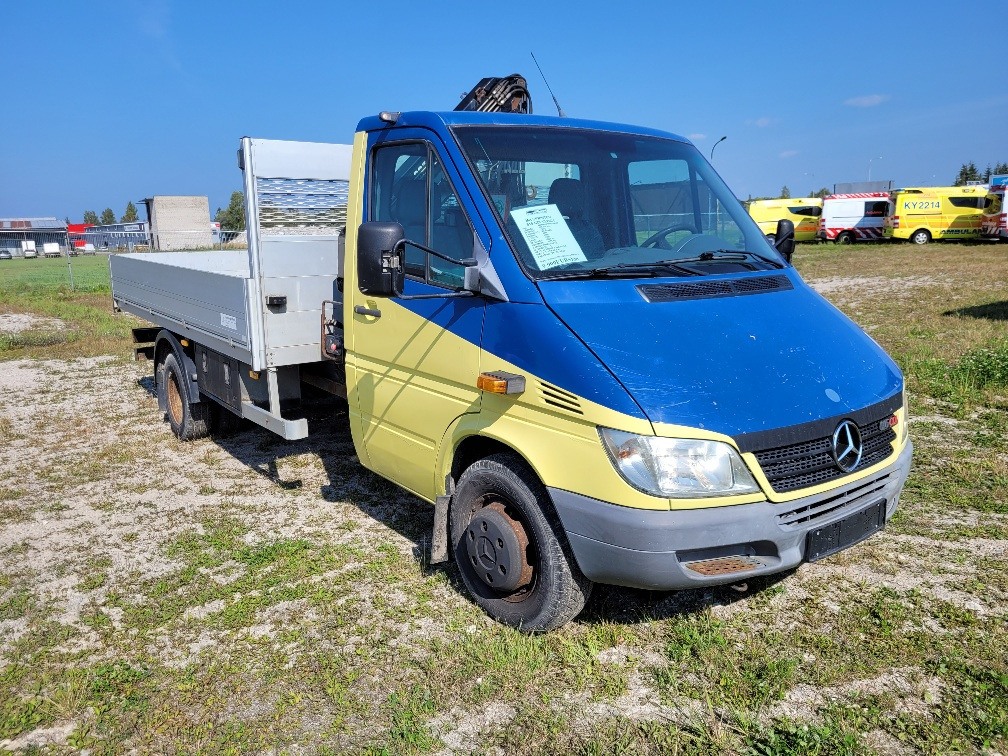 MERCEDES – BENZ SPRINTER 616CDI HIAB 027-2 Crane 10.2004  - Furgoneta caja abierta: foto 1 MERCEDES – BENZ SPRINTER 616CDI HIAB 027-2 Crane 10.2004  - Furgoneta caja abierta: foto 1
