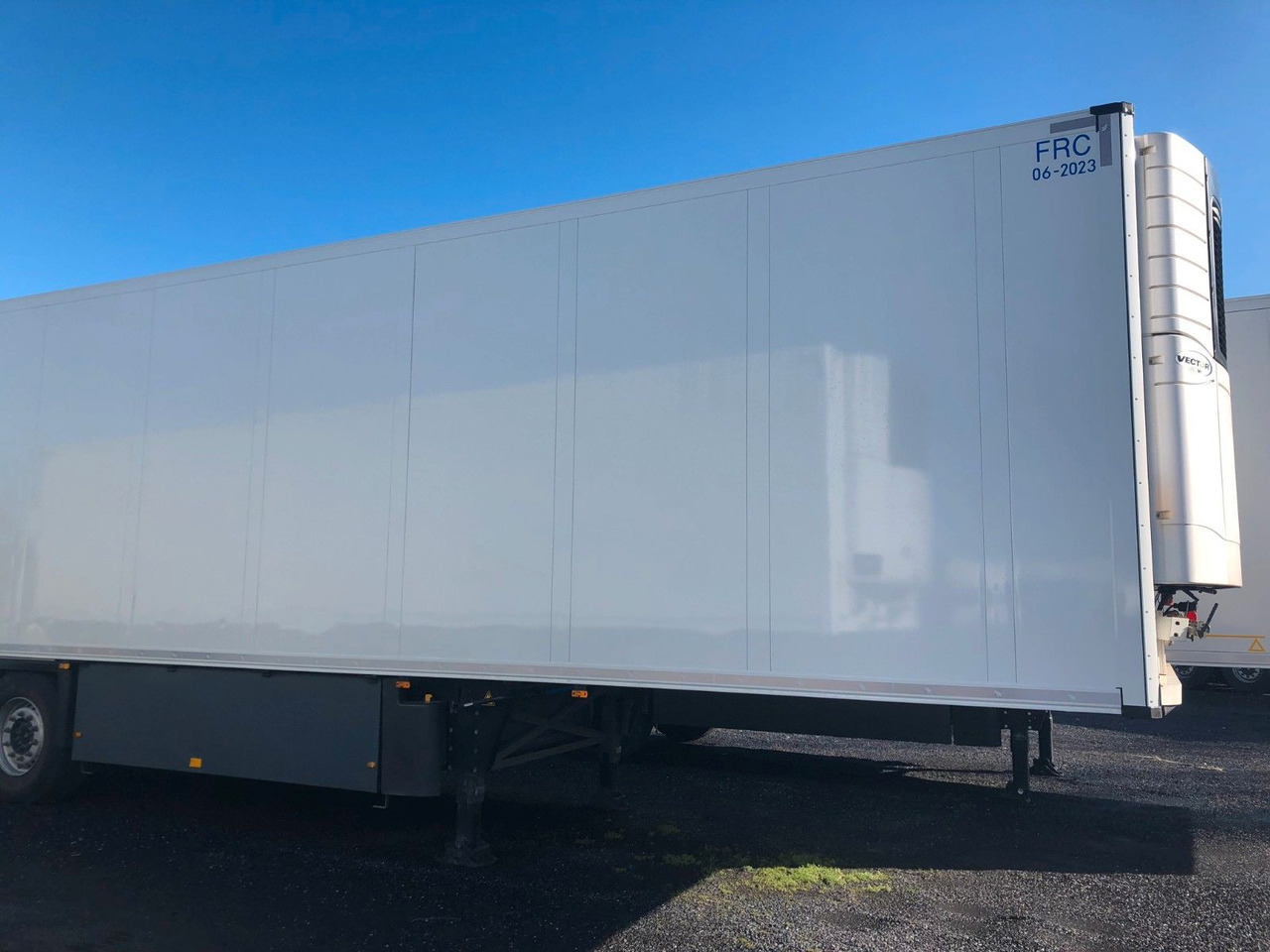 Schmitz Cargobull SKO 24/L -13.4 FP 60 COOL, Multitemp. - Semirremolque frigorífico: foto 2 Schmitz Cargobull SKO 24/L -13.4 FP 60 COOL, Multitemp. - Semirremolque frigorífico: foto 2