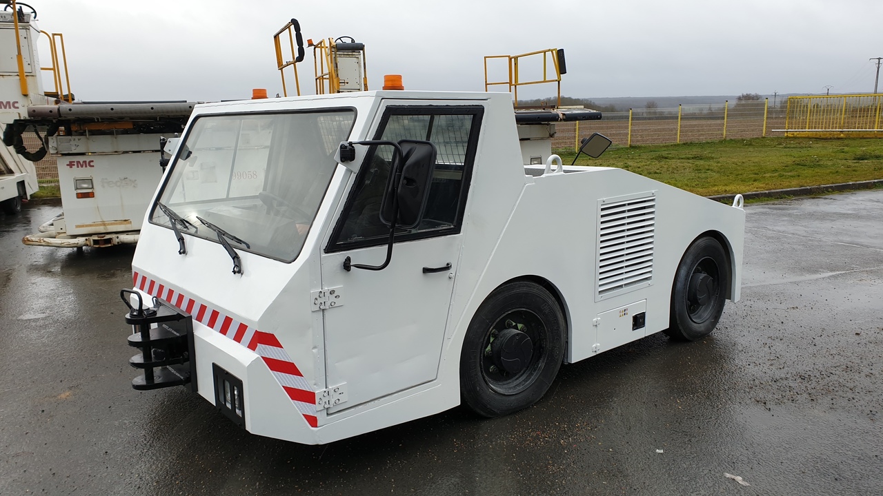 SOVAM K100 - Remolcador de aviones: foto 4 SOVAM K100 - Remolcador de aviones: foto 4