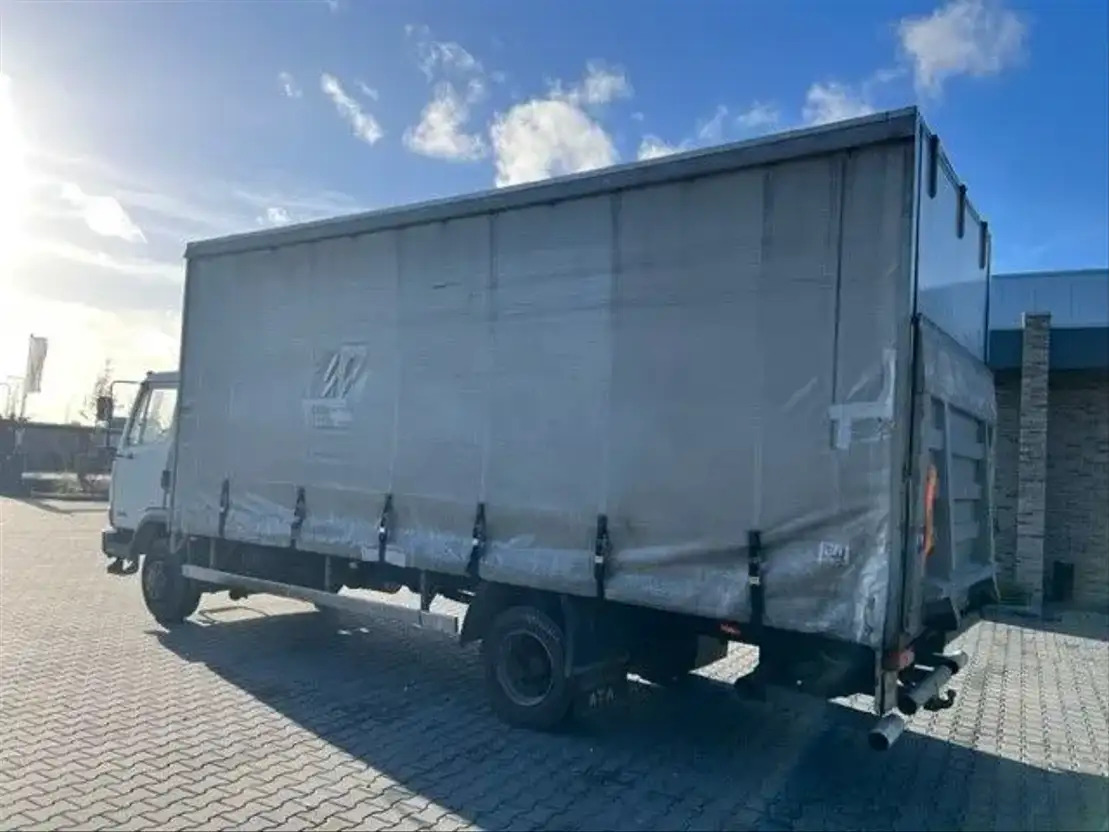 DAF LF 45.160 FA45.160 - Camión lona: foto 4 DAF LF 45.160 FA45.160 - Camión lona: foto 4