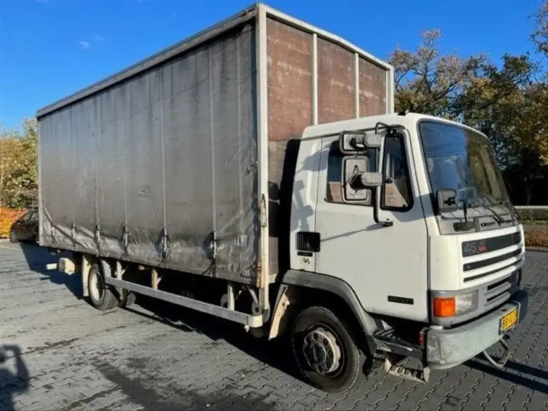 DAF LF 45.160 FA45.160 - Camión lona: foto 2 DAF LF 45.160 FA45.160 - Camión lona: foto 2