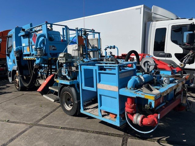 DAF LF 45 FA45.130 LF - Camión cisterna: foto 4 DAF LF 45 FA45.130 LF - Camión cisterna: foto 4