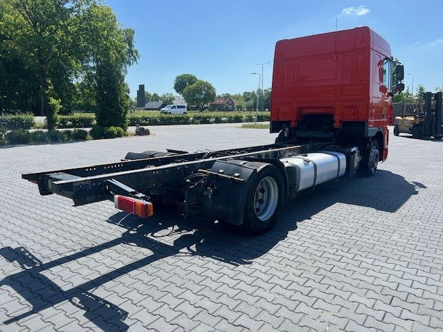 DAF XF 105.410 FA105.410 XF - Camión chasis: foto 4 DAF XF 105.410 FA105.410 XF - Camión chasis: foto 4