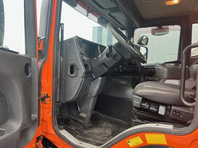 Scania P340 6x2 - Camión caja abierta: foto 5 Scania P340 6x2 - Camión caja abierta: foto 5
