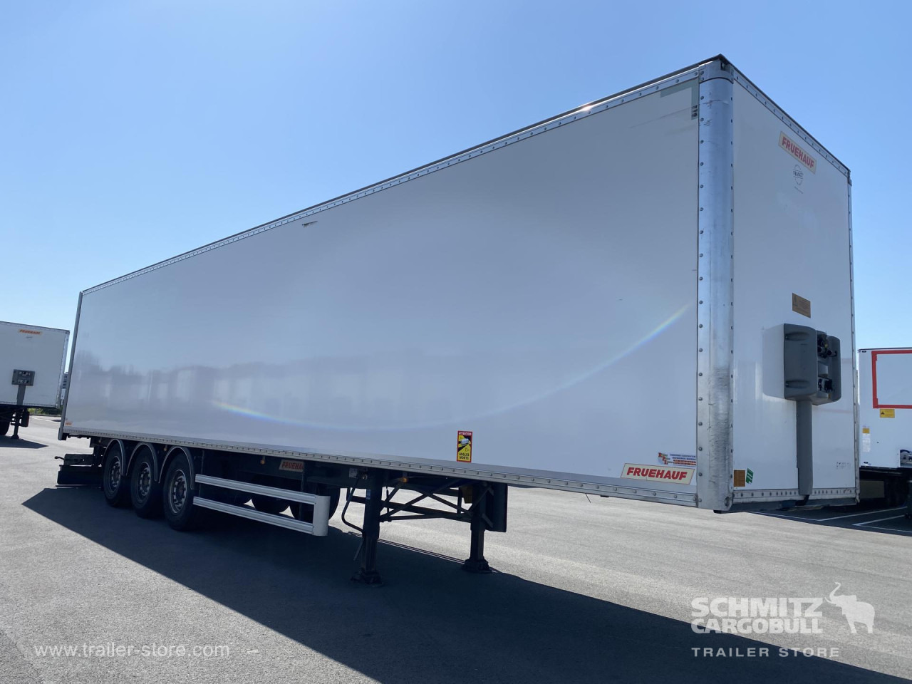 FRUEHAUF Dryfreight Standard Roller shutter door - Semirremolque caja cerrada: foto 1 FRUEHAUF Dryfreight Standard Roller shutter door - Semirremolque caja cerrada: foto 1