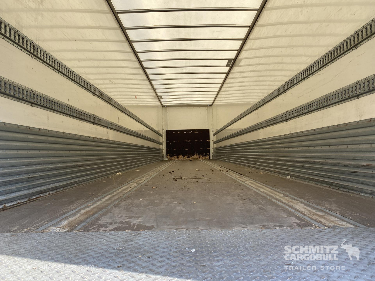 LECI TRAILER Dryfreight Standard Roller shutter door - Semirremolque caja cerrada: foto 3 LECI TRAILER Dryfreight Standard Roller shutter door - Semirremolque caja cerrada: foto 3