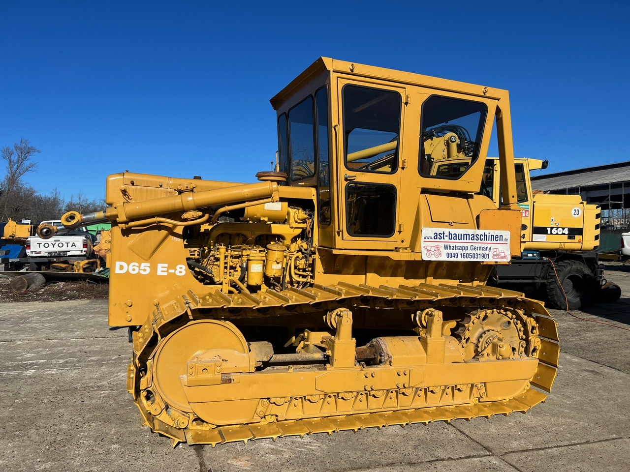KOMATSU D65-E - Bulldozer: foto 1 KOMATSU D65-E - Bulldozer: foto 1