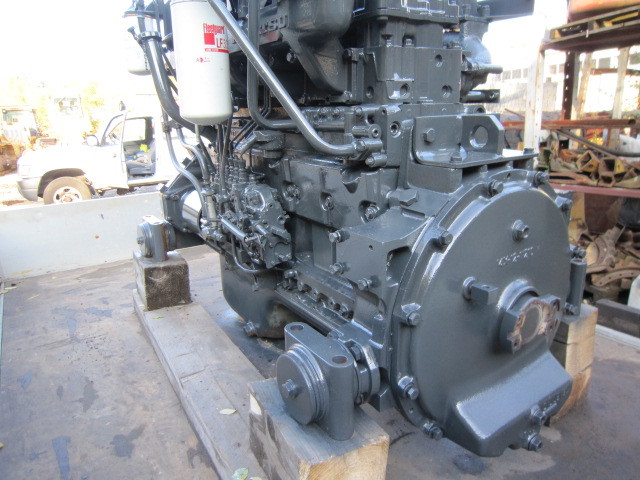 Komatsu Motor Typ S6D 125 E-2 für D65PX/ EX - Motor para Bulldozer: foto 2 Komatsu Motor Typ S6D 125 E-2 für D65PX/ EX - Motor para Bulldozer: foto 2