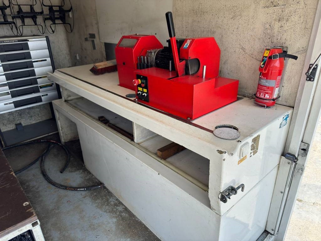 Mercedes-Benz Sprinter 2.2 Ambulance - Maquinaria de construcción: foto 5 Mercedes-Benz Sprinter 2.2 Ambulance - Maquinaria de construcción: foto 5