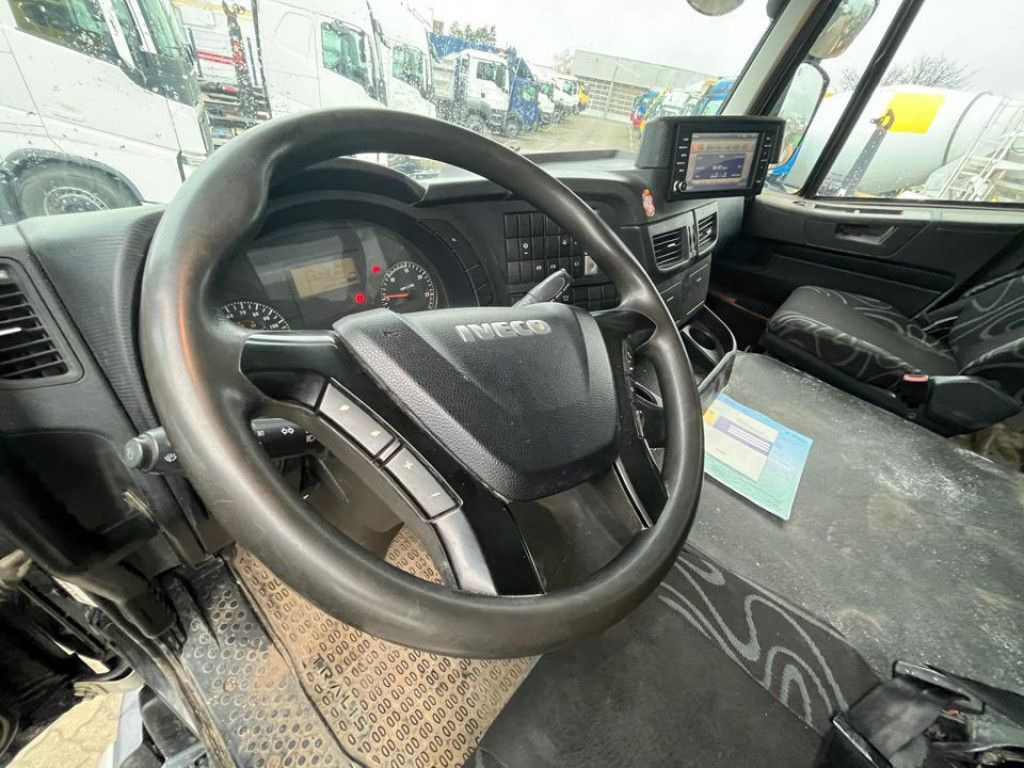 Iveco TRACKER AD450TW 4 Achs Muldenkipper Meiller - Camión volquete: foto 5 Iveco TRACKER AD450TW 4 Achs Muldenkipper Meiller - Camión volquete: foto 5