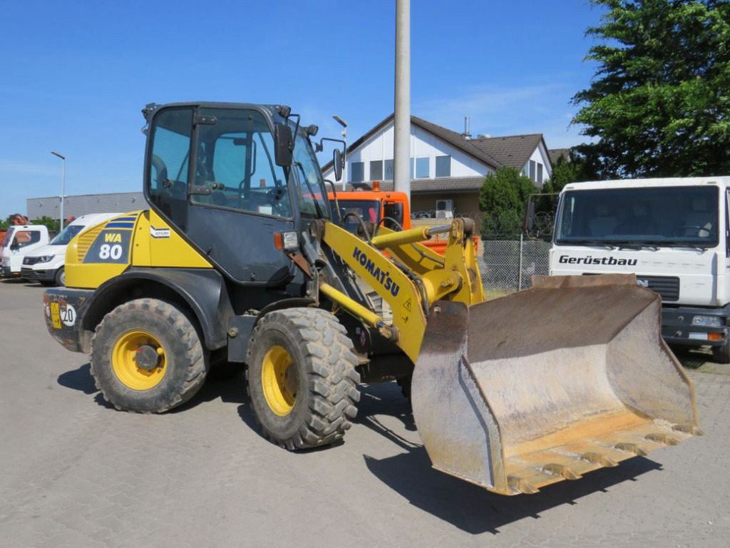 KOMATSU HANOMAG Radlader WA 80 - 6 Radlader - Cargadora de ruedas: foto 2 KOMATSU HANOMAG Radlader WA 80 - 6 Radlader - Cargadora de ruedas: foto 2