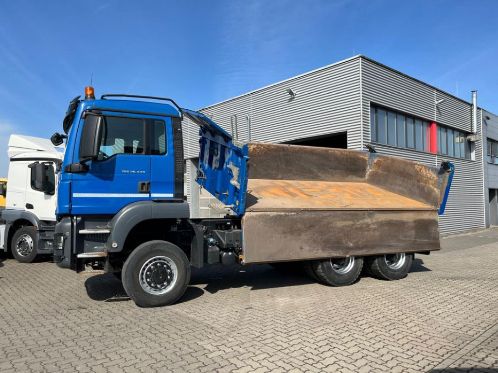 MAN MAN TG-S 3-Achs Allradkipper 26.440 6x6 Bordmatik Schalter - Camión volquete: foto 3 MAN MAN TG-S 3-Achs Allradkipper 26.440 6x6 Bordmatik Schalter - Camión volquete: foto 3
