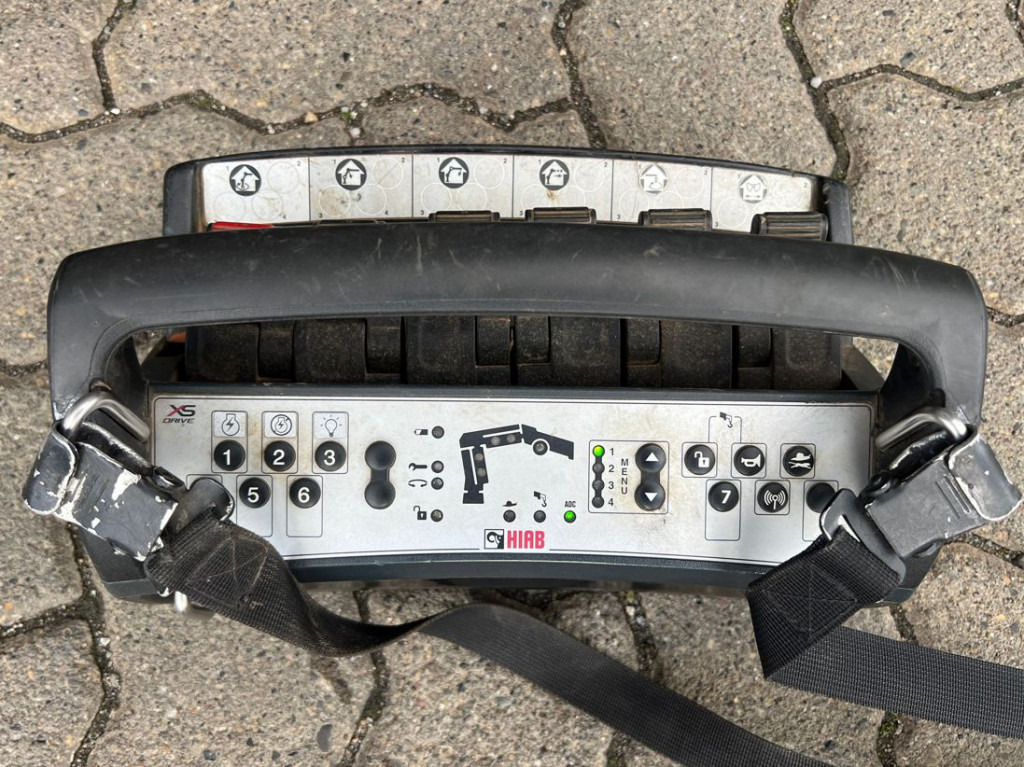 Camión volquete, Camión grúa MAN TG-S 2-Achs Allradkipper Kran 18.360 4x4 BL Funk: foto 9 Camión volquete, Camión grúa MAN TG-S 2-Achs Allradkipper Kran 18.360 4x4 BL Funk: foto 9