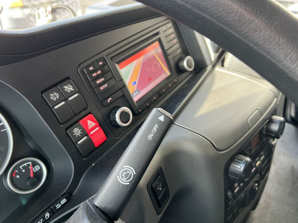 Camión volquete, Camión grúa MAN TG-S 2-Achs Allradkipper Kran 18.360 4x4 BL Funk: foto 8 Camión volquete, Camión grúa MAN TG-S 2-Achs Allradkipper Kran 18.360 4x4 BL Funk: foto 8