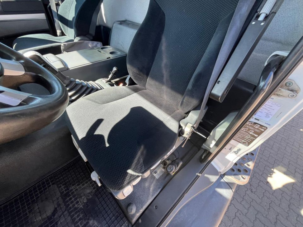 MAN TG-S 35.400 8x6H 4 Achs Muldenkipper Carnehl - Camión volquete: foto 4 MAN TG-S 35.400 8x6H 4 Achs Muldenkipper Carnehl - Camión volquete: foto 4