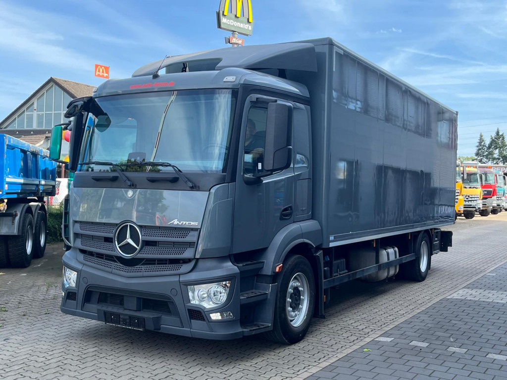 MERCEDES-BENZ Antos 1830 L nR 4x2 Standardkoffer LBW LBW 2to+Funk - Camión caja cerrada: foto 1 MERCEDES-BENZ Antos 1830 L nR 4x2 Standardkoffer LBW LBW 2to+Funk - Camión caja cerrada: foto 1