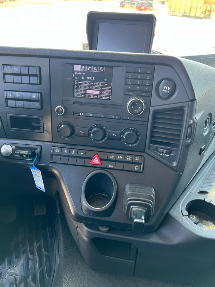 Camión lona MERCEDES-BENZ Antos 2540 L 6x2 Pritsche LBW Coca Cola, 8,2m Getränke: foto 15