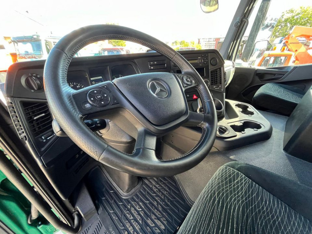 Leasing para MERCEDES-BENZ Arocs 4145 8x8 4 Achs Muldenkipper Meiller MERCEDES-BENZ Arocs 4145 8x8 4 Achs Muldenkipper Meiller: foto 11 Leasing para MERCEDES-BENZ Arocs 4145 8x8 4 Achs Muldenkipper Meiller MERCEDES-BENZ Arocs 4145 8x8 4 Achs Muldenkipper Meiller: foto 11