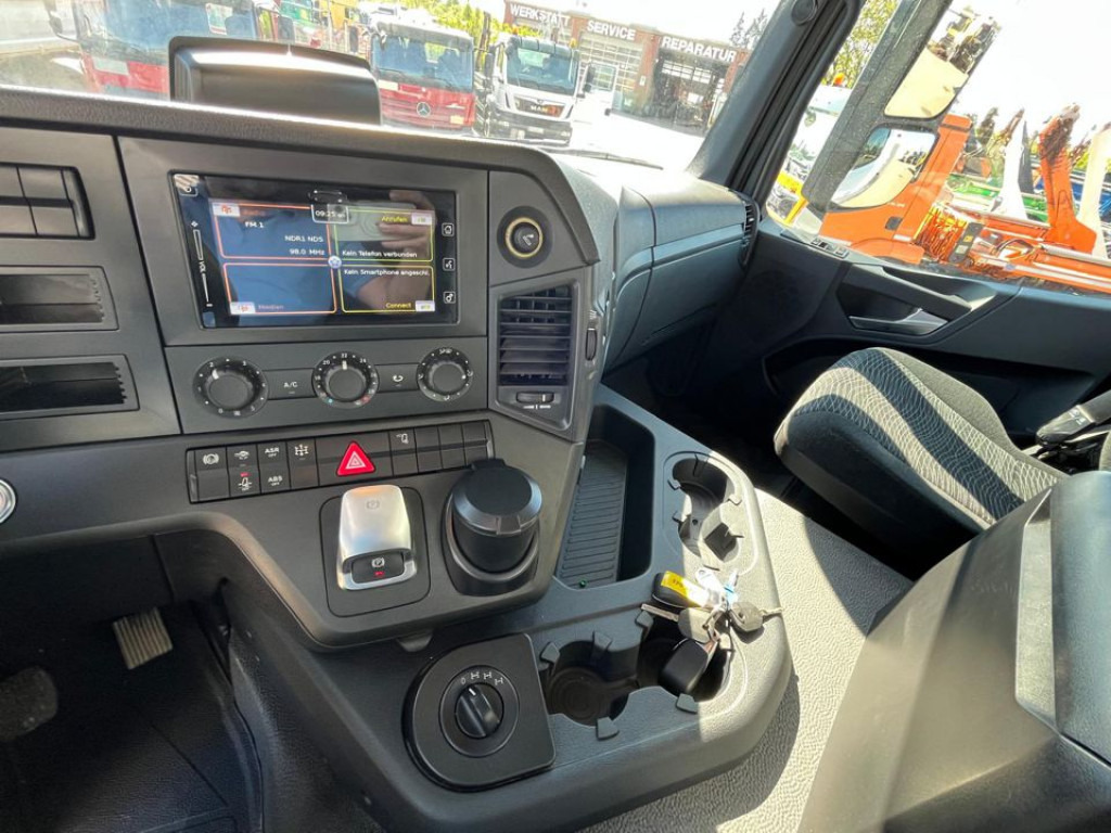 Camión volquete MERCEDES-BENZ Arocs 4153 8x6 4 Achs Muldenkipper Meiller: foto 7