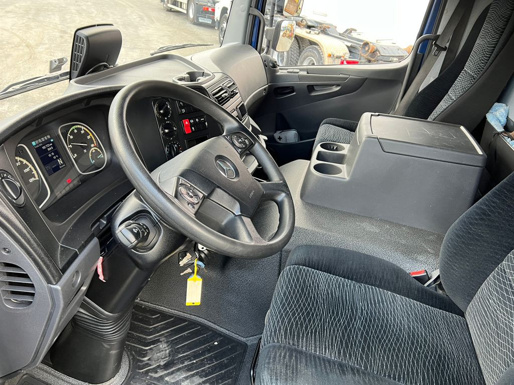 MERCEDES-BENZ Atego 1224 L Pritsche LBW LBW 1.5 to - Camión lona: foto 5 MERCEDES-BENZ Atego 1224 L Pritsche LBW LBW 1.5 to - Camión lona: foto 5