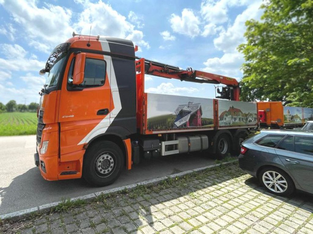 Mercedes-Benz Actros 2648 L 6x2 Pritsche Heckkran 4xhydr.Aussc - Camión grúa: foto 1 Mercedes-Benz Actros 2648 L 6x2 Pritsche Heckkran 4xhydr.Aussc - Camión grúa: foto 1