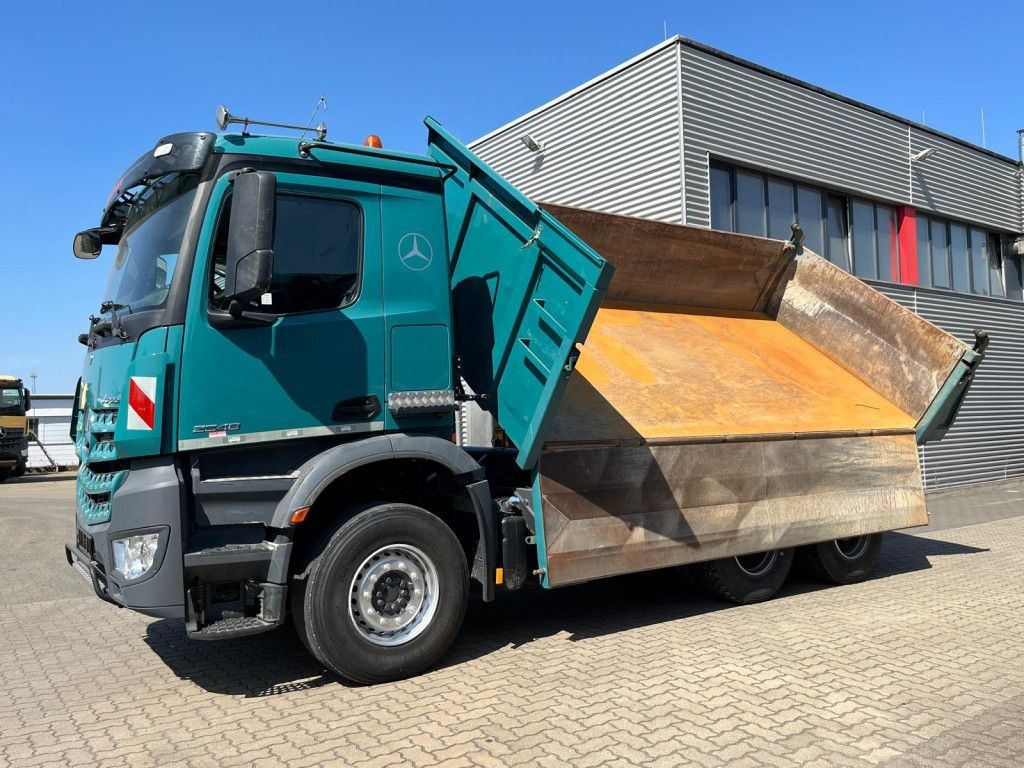 Mercedes-Benz Arocs 2648 6x4 3-Achs Kipper Bordmatik - Camión volquete: foto 3 Mercedes-Benz Arocs 2648 6x4 3-Achs Kipper Bordmatik - Camión volquete: foto 3
