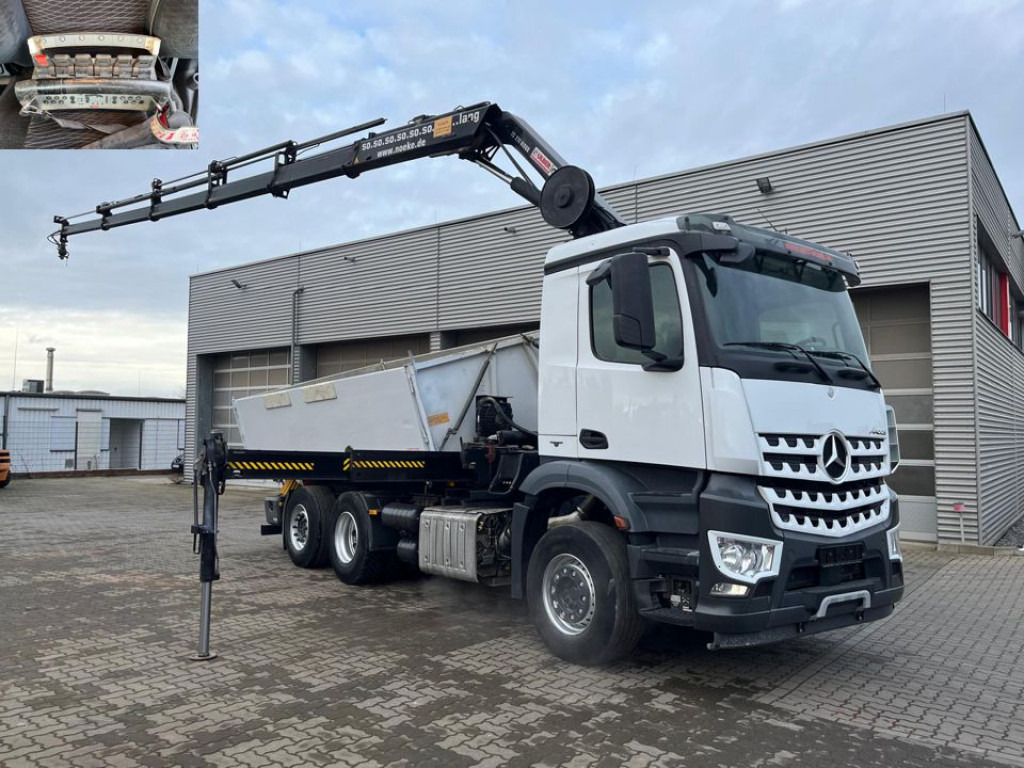 Mercedes-Benz Arocs 3-Achs Kipper Kran 2543 L Hiab 211 5xhydr.+Funk - Camión volquete, Camión grúa: foto 1 Mercedes-Benz Arocs 3-Achs Kipper Kran 2543 L Hiab 211 5xhydr.+Funk - Camión volquete, Camión grúa: foto 1
