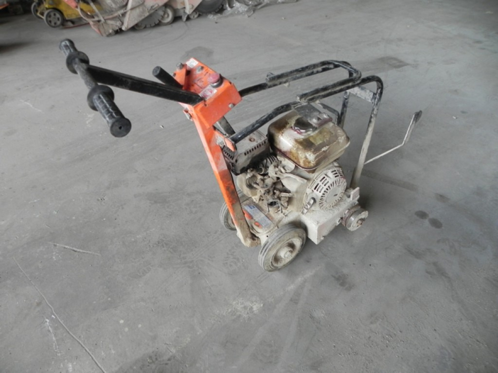 SAINT GOBAIN SAINT GOBAIN Norton Kleinteile Clipper C 51 - Maquinaria para hormigón: foto 3 SAINT GOBAIN SAINT GOBAIN Norton Kleinteile Clipper C 51 - Maquinaria para hormigón: foto 3