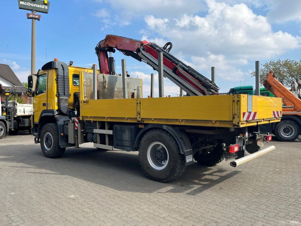 Volvo FM 330 4x4 Pritsche Kran Singelreifen Funkfernbe - Camión caja abierta, Camión grúa: foto 3 Volvo FM 330 4x4 Pritsche Kran Singelreifen Funkfernbe - Camión caja abierta, Camión grúa: foto 3
