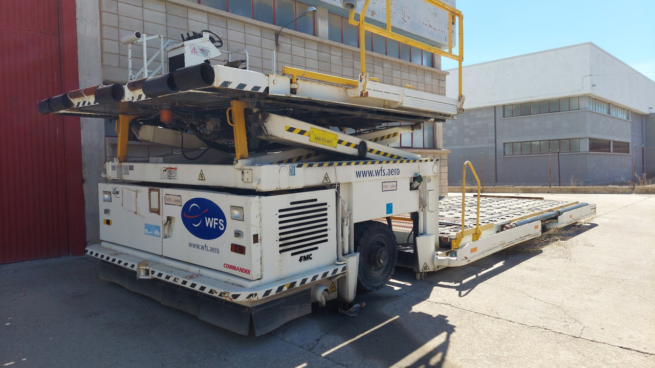 Lower deck loader FMC/JBT C15W - Cargadora de contenedores/ Palets: foto 1 Lower deck loader FMC/JBT C15W - Cargadora de contenedores/ Palets: foto 1