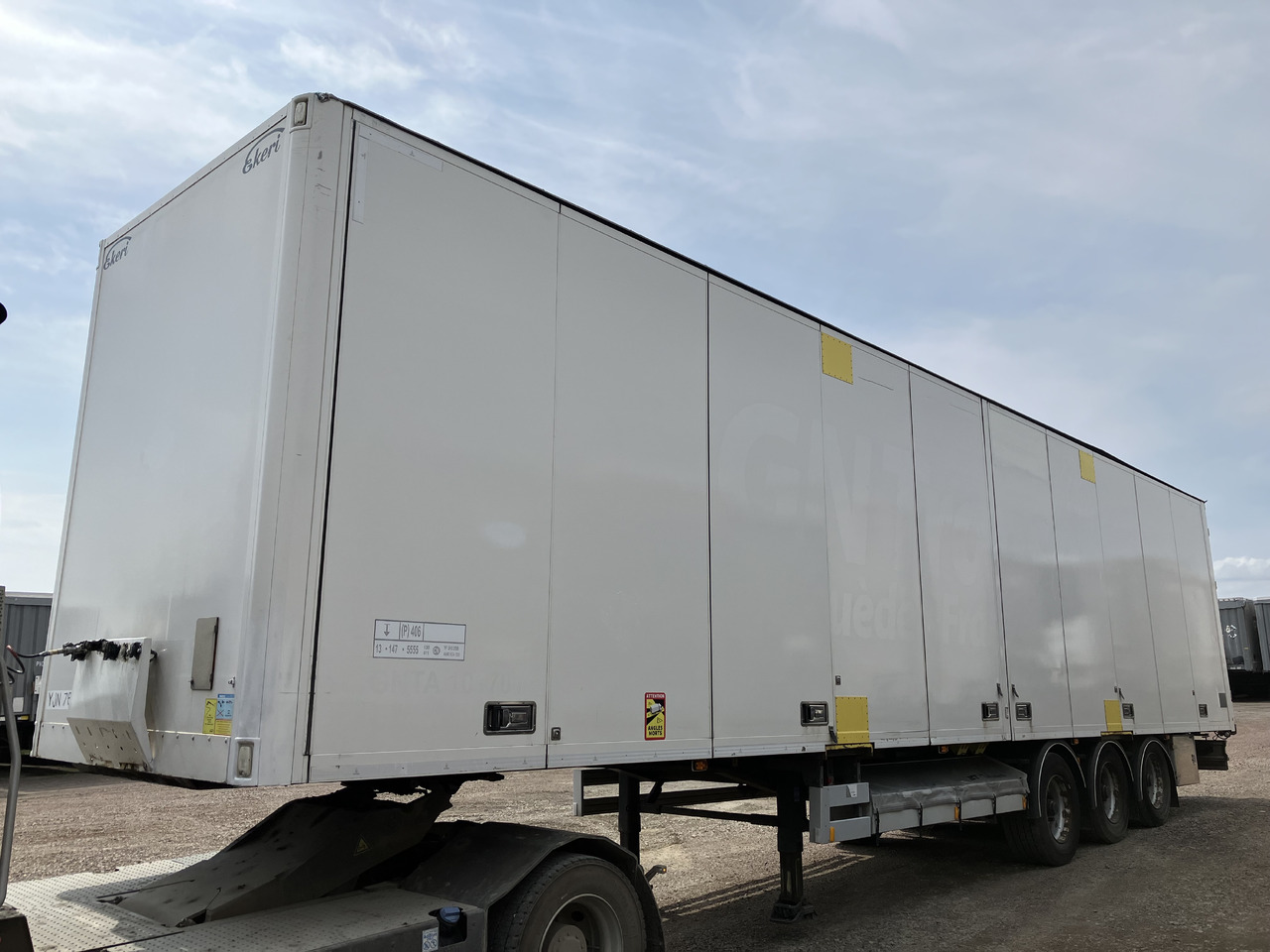 EKERI BOX OPENSIDE - TARP ROOF - HUCKEPACK - Semirremolque caja cerrada: foto 1 EKERI BOX OPENSIDE - TARP ROOF - HUCKEPACK - Semirremolque caja cerrada: foto 1