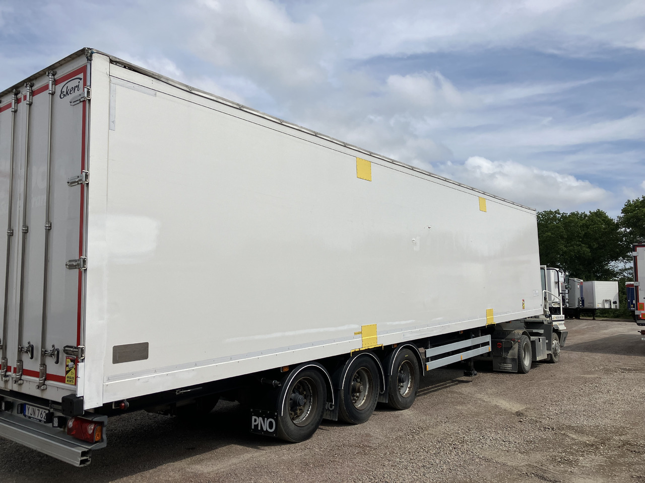 EKERI BOX OPENSIDE - TARP ROOF - HUCKEPACK - Semirremolque caja cerrada: foto 3 EKERI BOX OPENSIDE - TARP ROOF - HUCKEPACK - Semirremolque caja cerrada: foto 3