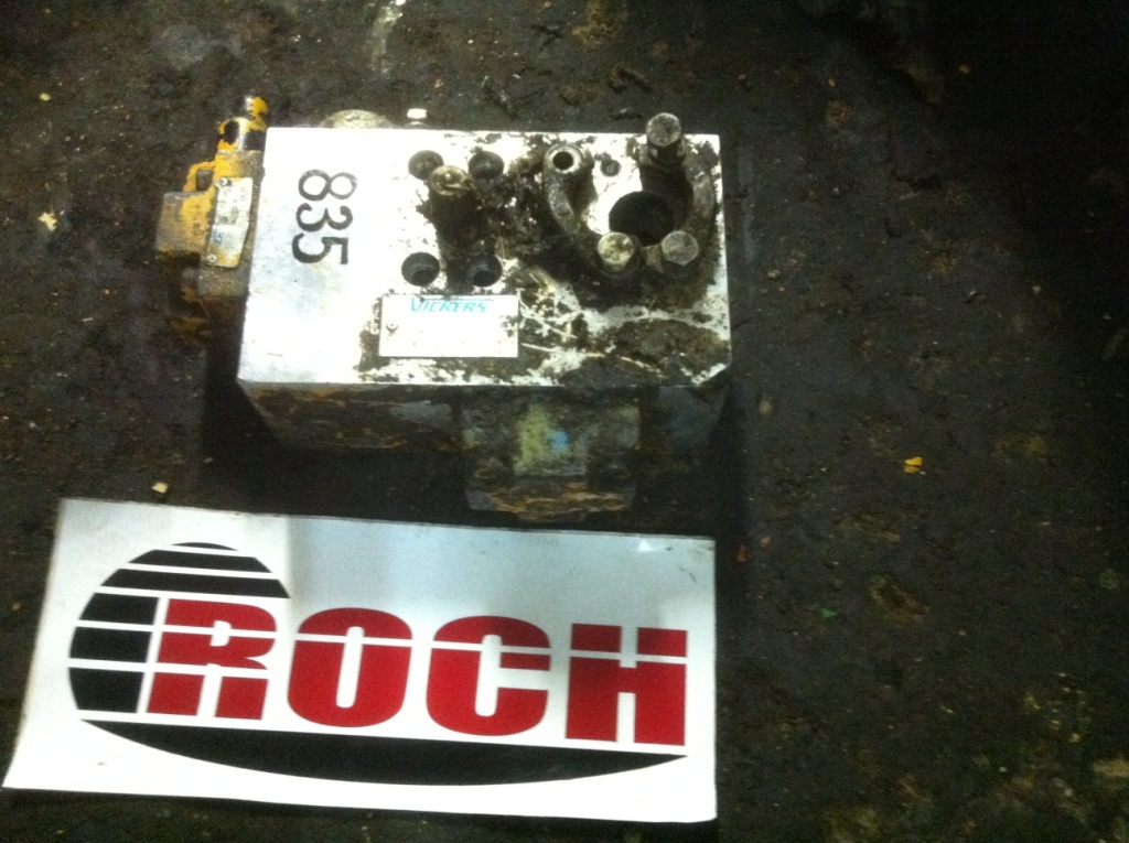 VICKERS 02-158639 628786.05-4 W93G + CVU2563229W25011GE1 - Válvula hidráulica para Maquinaria de construcción: foto 1 VICKERS 02-158639 628786.05-4 W93G + CVU2563229W25011GE1 - Válvula hidráulica para Maquinaria de construcción: foto 1