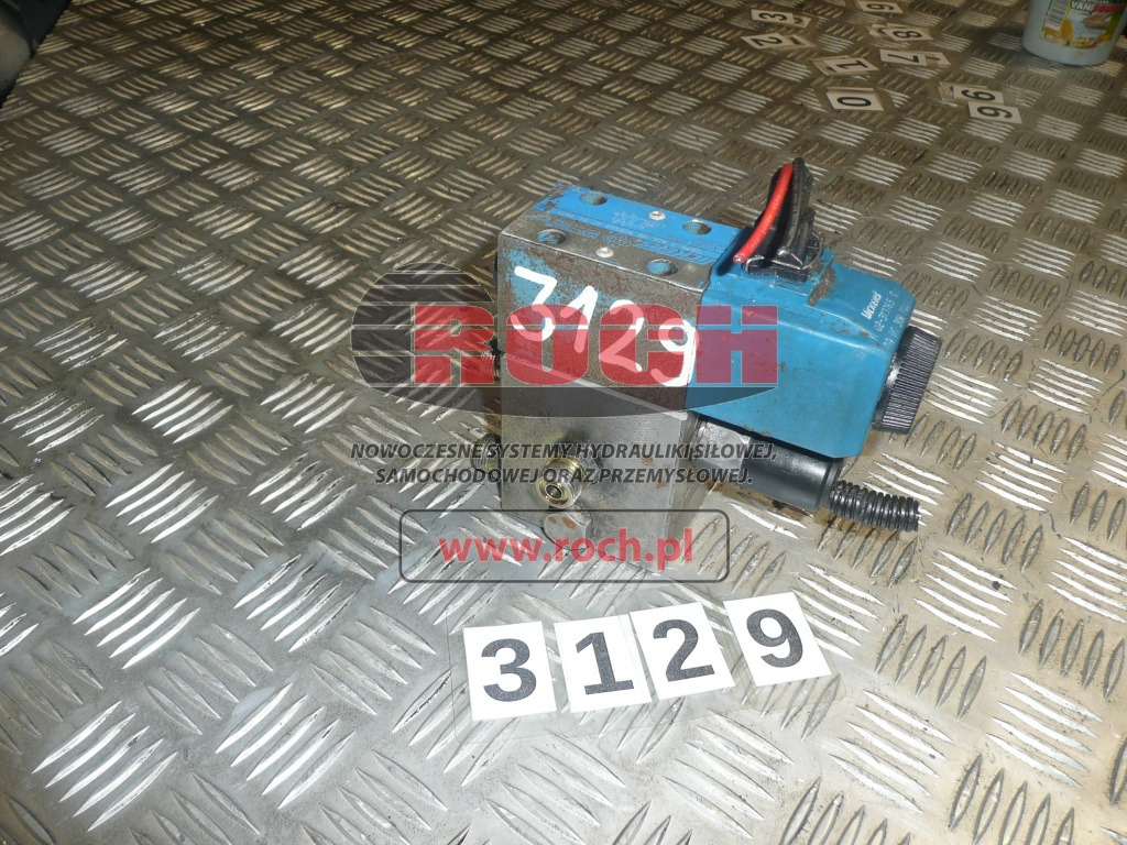 VICKERS 1117885 P03 3557 - 1 SEKCYJNY + DG4V-3-42A-VM-KUP-4D3-H7-60-EN38 + 02-313765-D3 24VDC 30W - Válvula hidráulica: foto 1 VICKERS 1117885 P03 3557 - 1 SEKCYJNY + DG4V-3-42A-VM-KUP-4D3-H7-60-EN38 + 02-313765-D3 24VDC 30W - Válvula hidráulica: foto 1