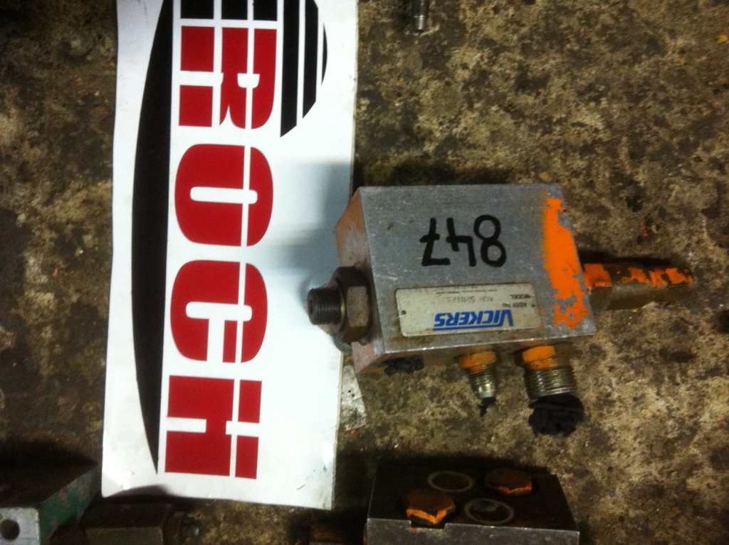 VICKERS ACR 528123 - Válvula hidráulica para Maquinaria de construcción: foto 1 VICKERS ACR 528123 - Válvula hidráulica para Maquinaria de construcción: foto 1