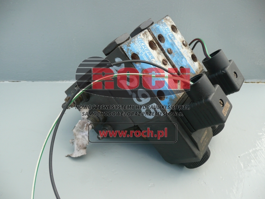 VICKERS DG4V-32ALMUH760 + H507848 24VDC 30W - 2 SEKCYJNA - Válvula hidráulica para Maquinaria de construcción: foto 1 VICKERS DG4V-32ALMUH760 + H507848 24VDC 30W - 2 SEKCYJNA - Válvula hidráulica para Maquinaria de construcción: foto 1