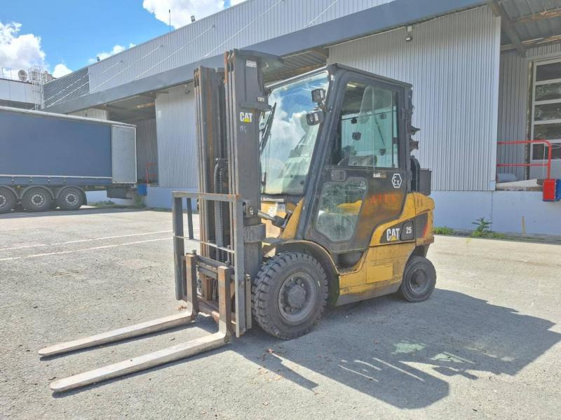 Caterpillar DP25NT - Carretilla elevadora diésel: foto 1 Caterpillar DP25NT - Carretilla elevadora diésel: foto 1