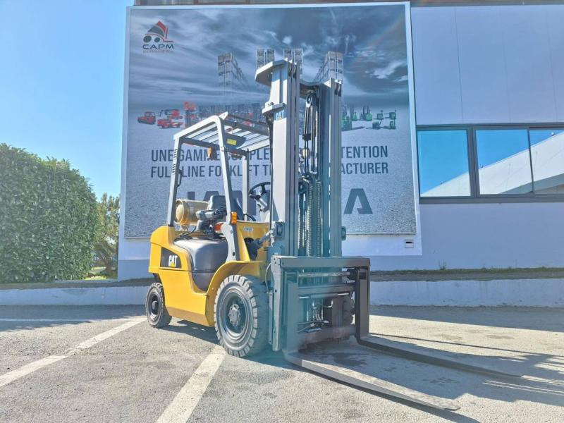Caterpillar GP25NTD - Carretilla elevadora de gas: foto 1 Caterpillar GP25NTD - Carretilla elevadora de gas: foto 1
