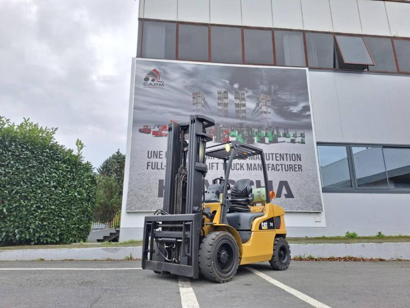 Caterpillar GP30NTD - Carretilla elevadora de gas: foto 1 Caterpillar GP30NTD - Carretilla elevadora de gas: foto 1
