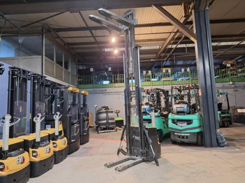 Apilador Caterpillar NSP16N2: foto 18