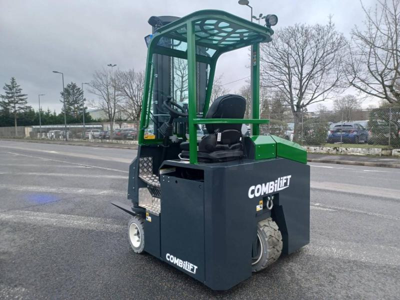 Combilift CBE3000 - Carretilla de 4 vías: foto 4 Combilift CBE3000 - Carretilla de 4 vías: foto 4